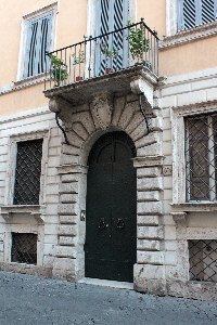 Via_Giulia-Palazzo_Cisterna_n_163-Portone