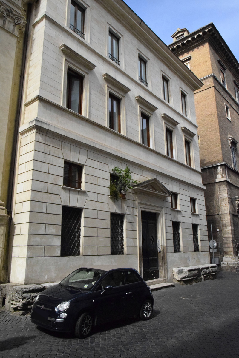 Via_Giulia-Palazzo_al_n_64