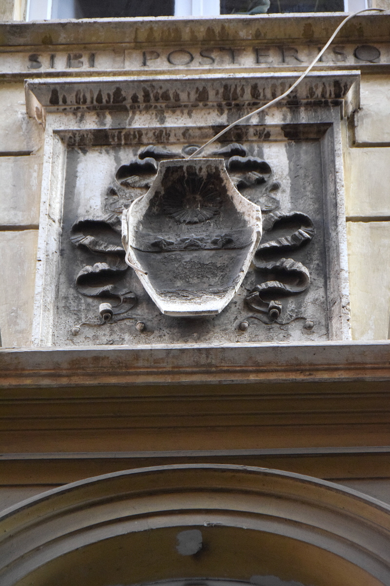 Via_del_Pellegrino-Palazzo_al_133-Stemma (2)