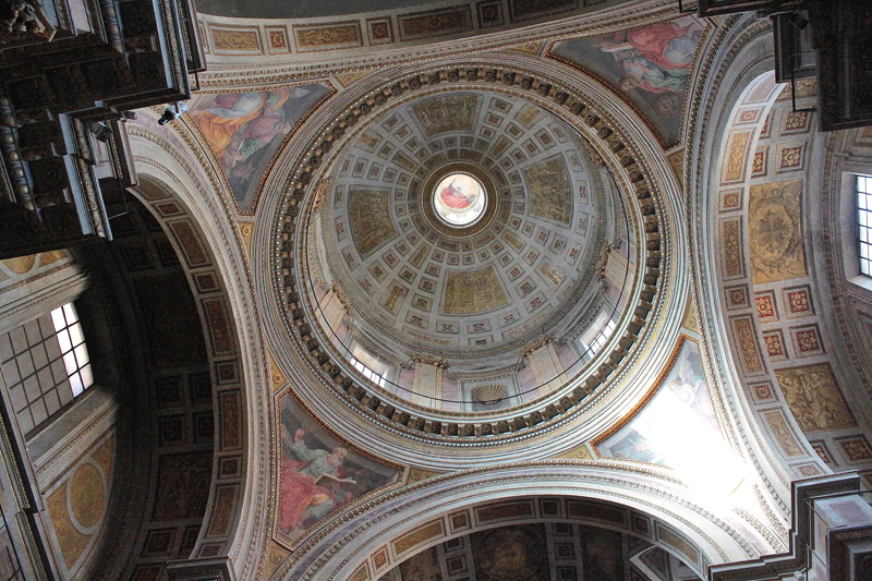 Piazza_della_Trinita_dei_Pellegrini-Chiesa_omonima-Cupola