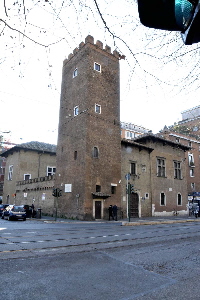 Piazza_Dante-Palazzo_Anguillara