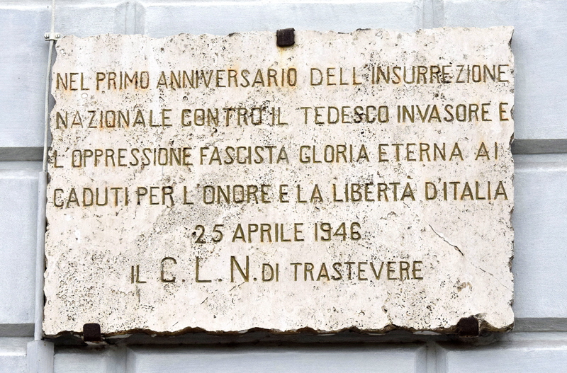 Piazza_Mastai-Lapide_Caduti-al_n_1-1946