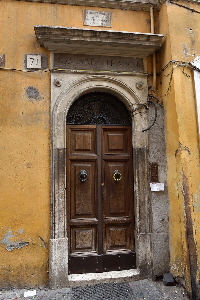 Via_della_Luce-Palazzo_al_n_71-Portone