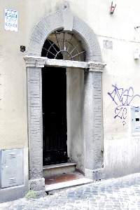 Via_della_Lungara-Palazzo_al_n_40-Portone