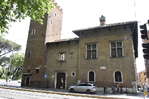 Viale_Trastevere-Palazzo_degli_Anguillara