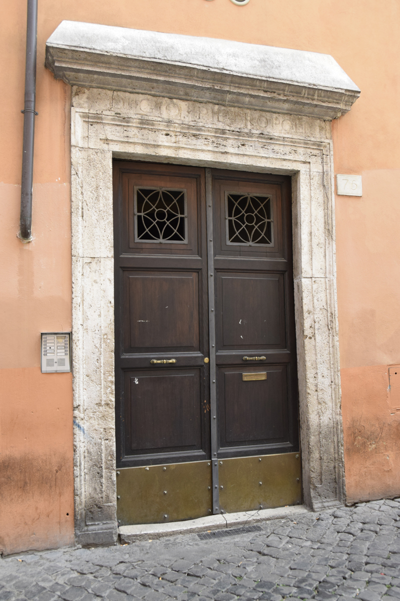 Via della Scala-Palazzo_al_n_75-Portone