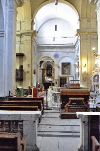 Piazza_di_S_Francesco_di_Assisi-Chiesa_omonima-Transetto