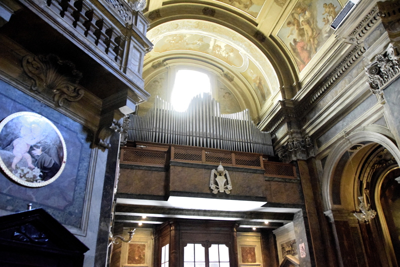 Via_di_S_Dorotea-Chiesa_omonima-Organo