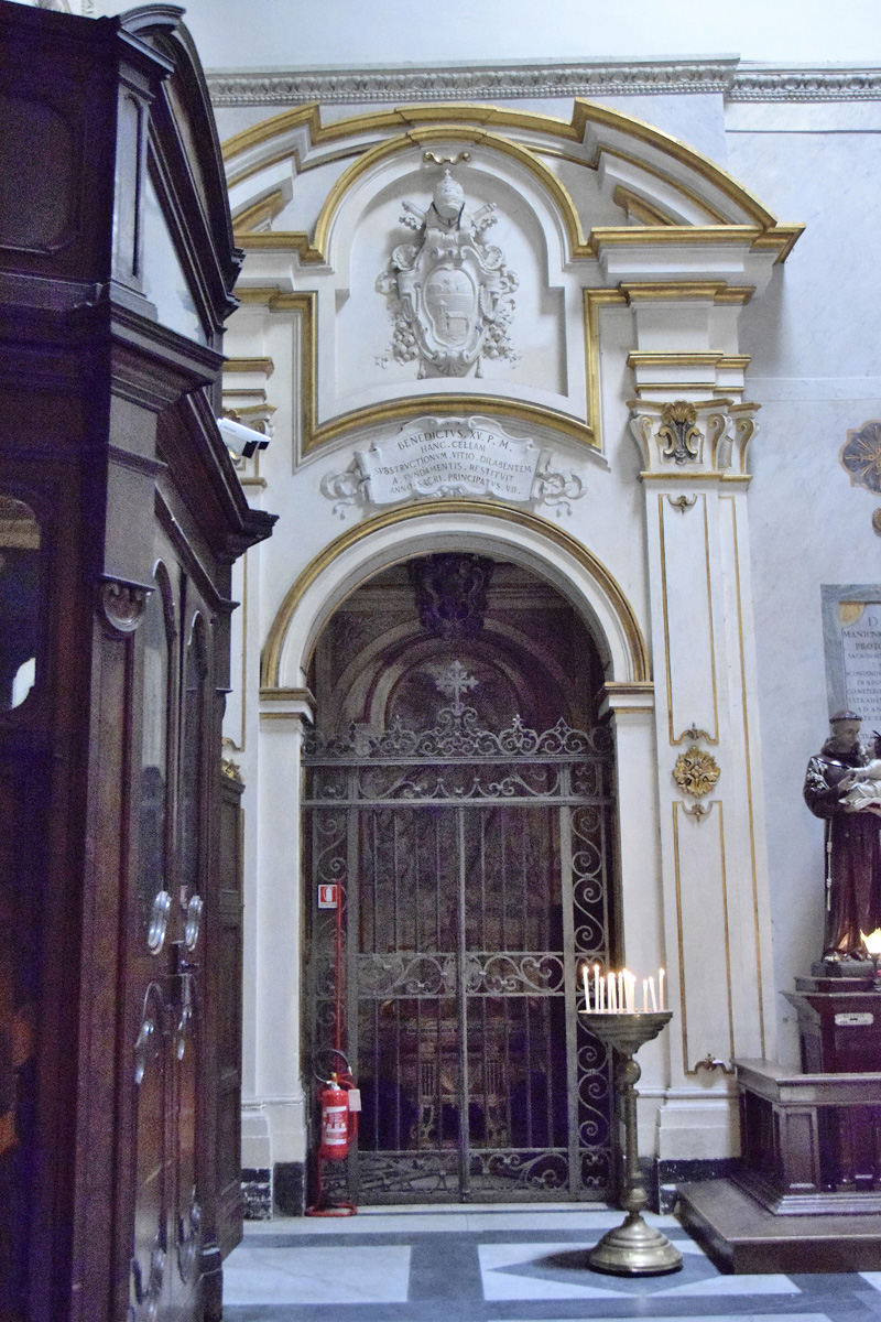 Piazza_di_S_Maria_in_trastevere-Basilica_omonima-Cappella_Battistero