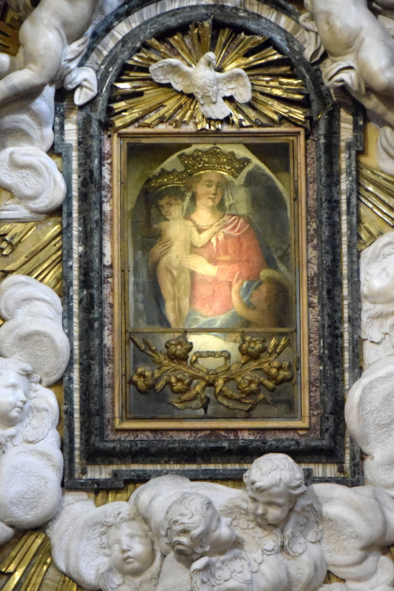 Piazza_di_S.Maria_in_Trastevere-Basilica_omonima-Cappella_Madonna_Strada_Cupa (3)