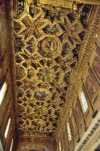 Piazza_di_S_Maria_in_trastevere-Basilica_omonima-Soffitto