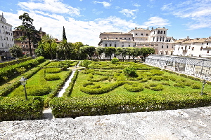 via_Quattro_Fontane-Palazzo_Barberini-Giardino