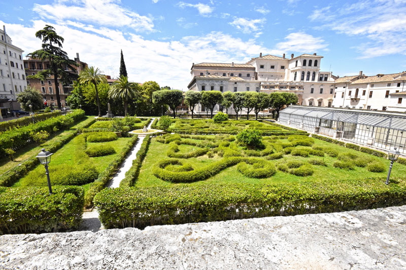 via_Quattro_Fontane-Palazzo_Barberini-Giardino