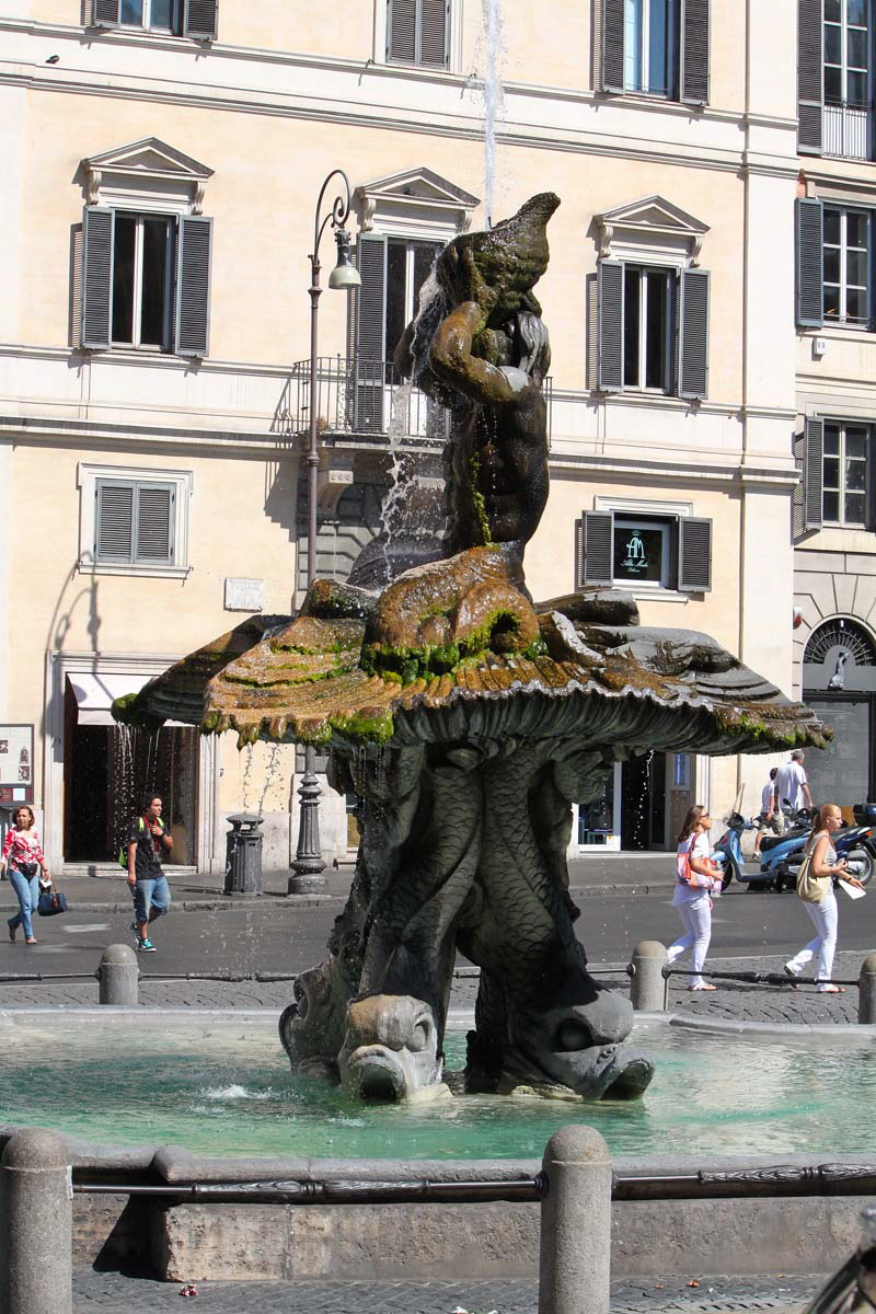 Piazza_Barberini-Fontana_centrale (3)