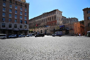 Piazza_Barberini-Palazzo_Barberini