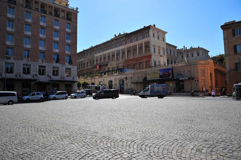 Piazza_Barberini-Palazzo_Barberini