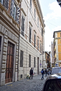 Piazza_Poli-Palazzo_Poli