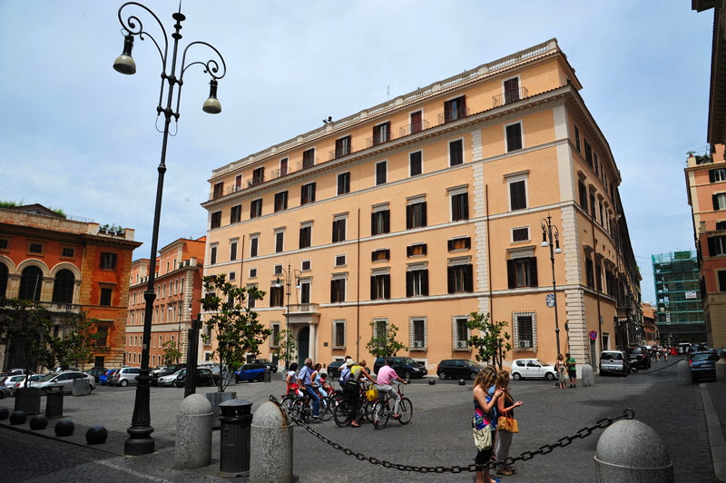 Piazza_della_Pilotta-Palazzo_gi_dei_Braschi