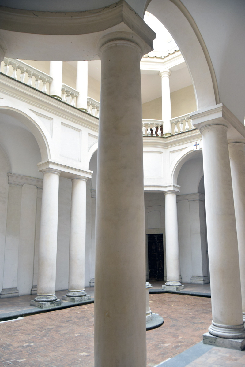 Via_del_Quirinale-Chiesa_di_S_Carlino-Chiostro