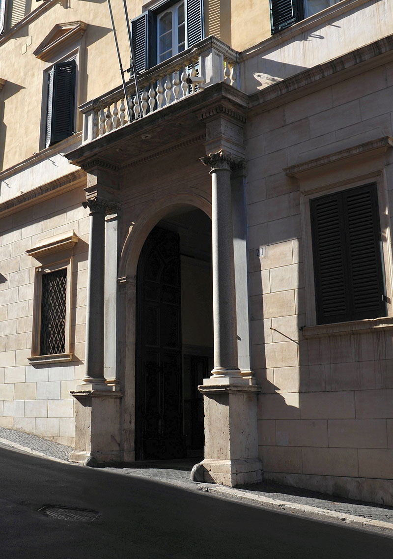 Via_della_Dataria-Palazzo_San_Felice (4)