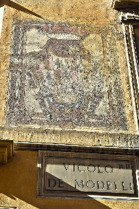 Vicolo_dei_Modelli-Palazzo_al_n_51-Stemma