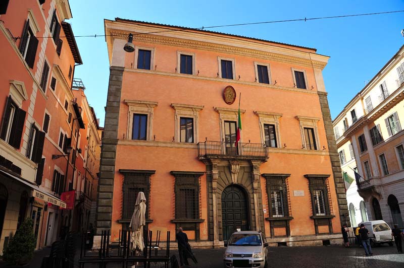 Piazza_dell'Accademia_di_S_Luca-Palazzo_dell'Accademia+