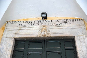 Piazza_SS_Apostoli-Chiesa_dei_SS_Apostoli-Pronao-Ingresso