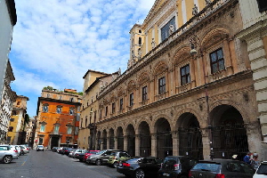 Piazza_SS_Apostoli-Chiesa_dei_SS_Apostoli