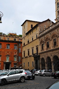 Piazza_SS_Apostoli-Convento_dei_Francescani