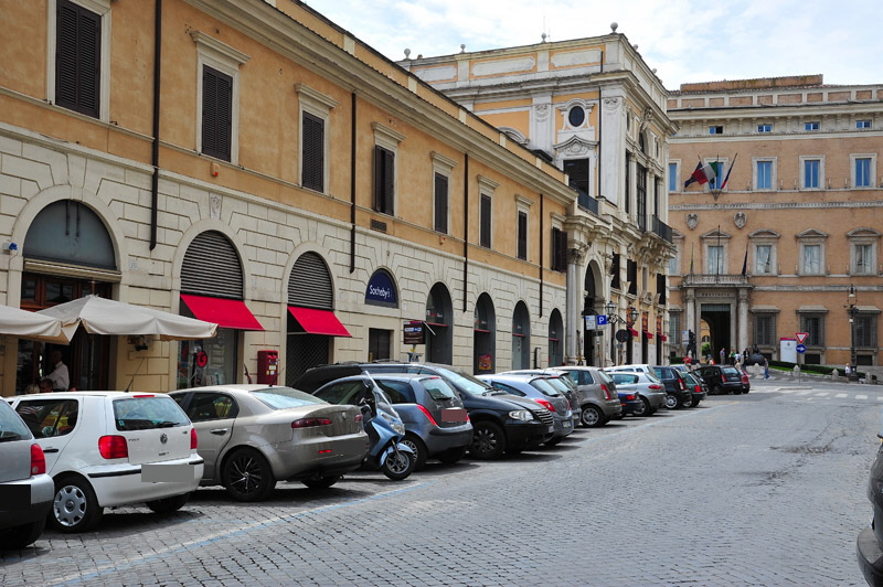 Piazza_SS_Apostoli-Palazzo_Colonna (2)