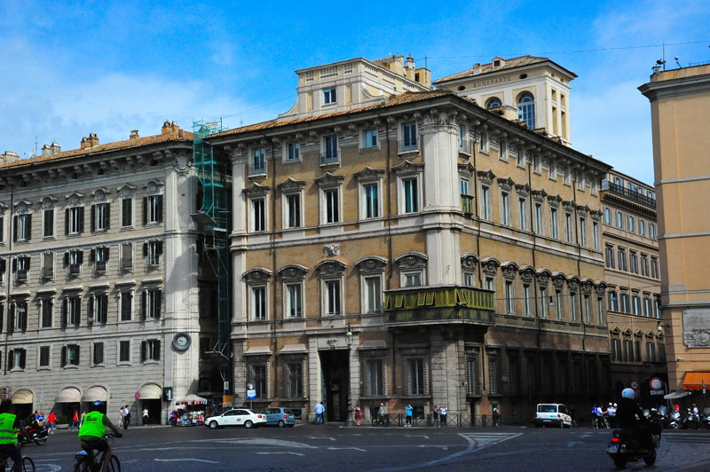 Piazza_Venezia-Palazzo_Bonaparte (3)