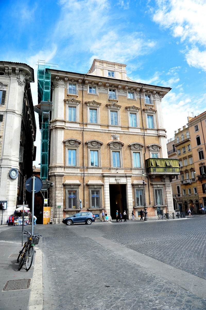 Piazza_Venezia-Palazzo_Bonaparte (5)