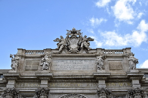 Piazza_di_Trevi-Fontana (2)