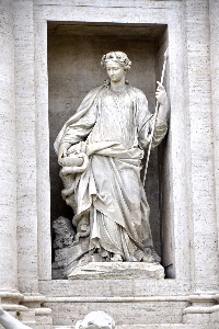 Piazza_di_Trevi-Fontana (6)