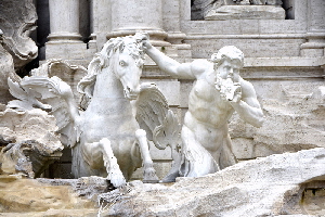 Piazza_di_Trevi-Fontana (8)