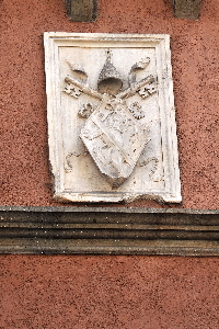 Via_degli_Astalli-Palazzo_Venezia-Stemma_di_Paolo_II