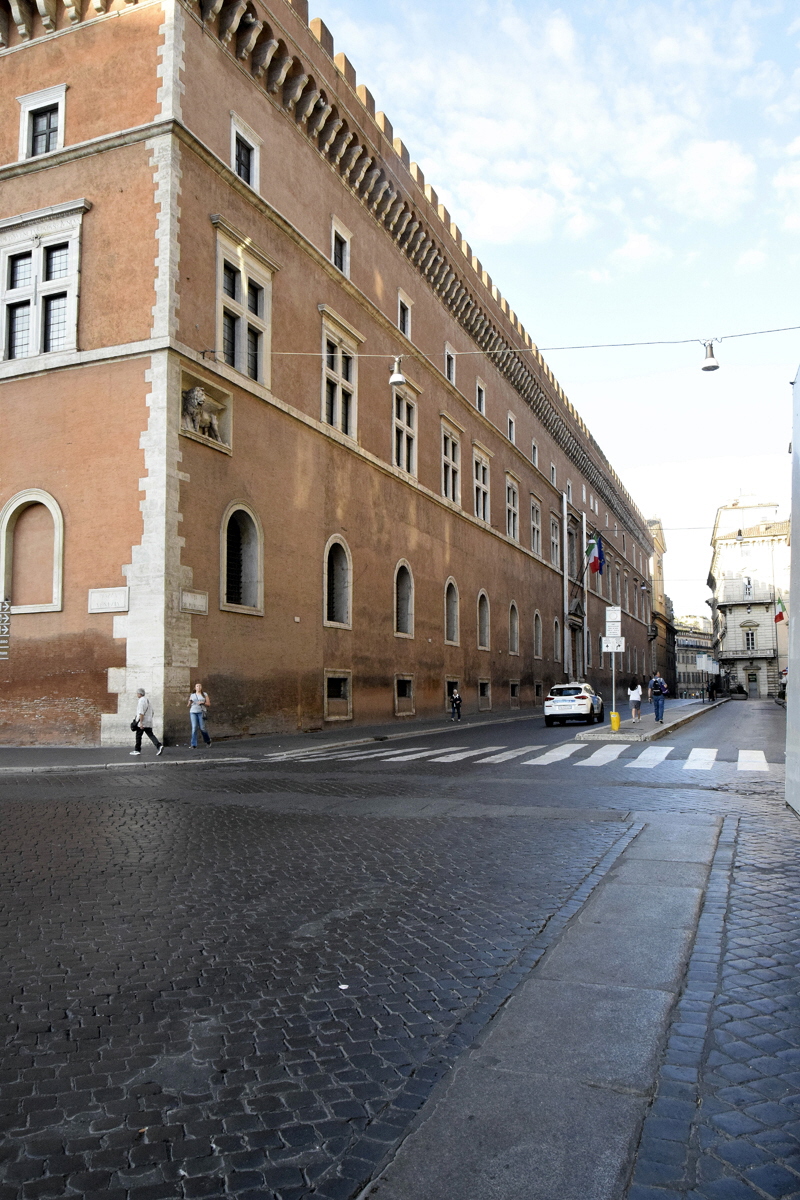 Via_del_Plebiscito-Palazzo_Venezia (2)