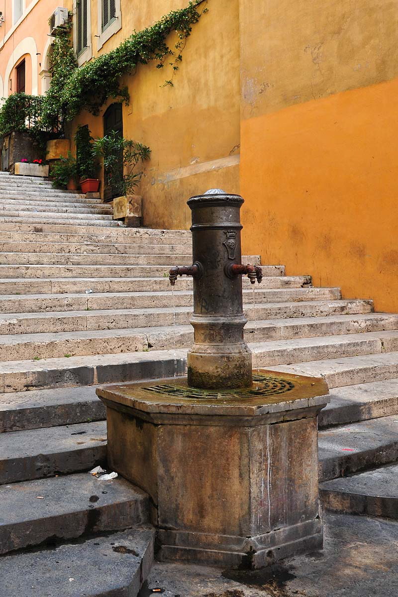 Via_delle_Tre_Cannelle-Fontana (2)